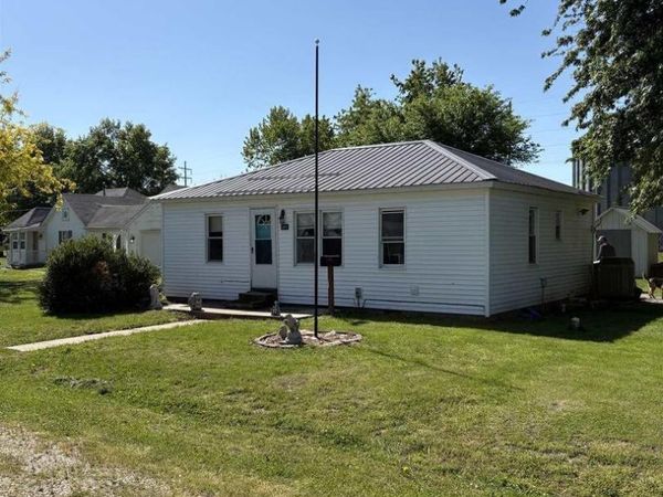204 W Main Cross, Timewell, IL 62375