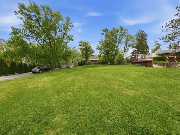 8351 W 99th Street , Palos Hills, IL 60465