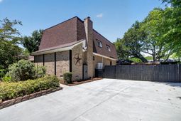 18 Old English Drive photo 4