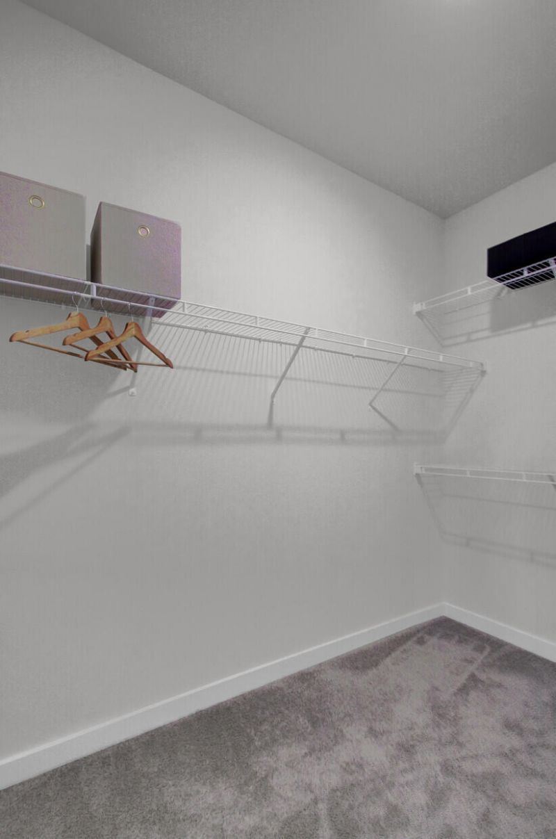 465 Caledon Court Photo 32