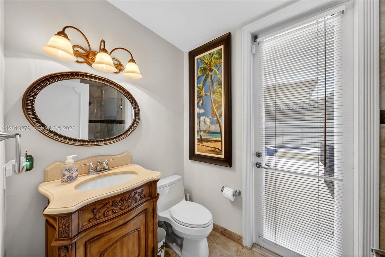 8560 NW 164th St , Miami Lakes, FL 33016 Photo