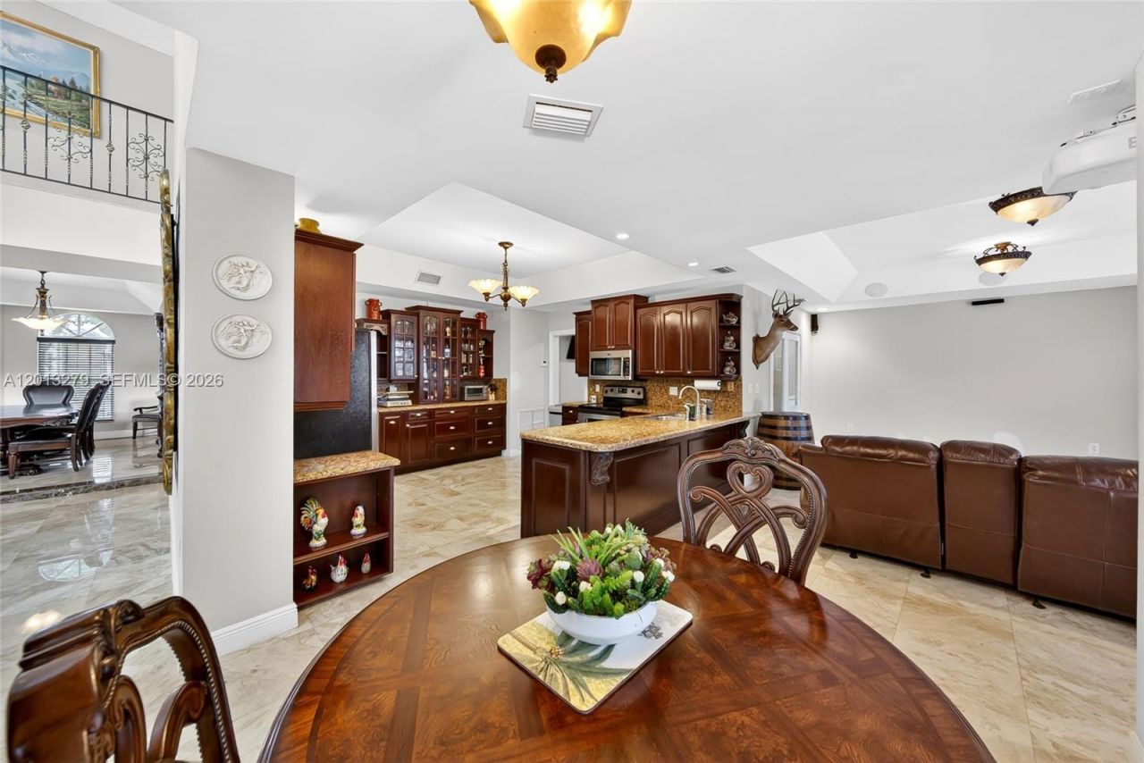 8560 NW 164th St , Miami Lakes, FL 33016 Photo