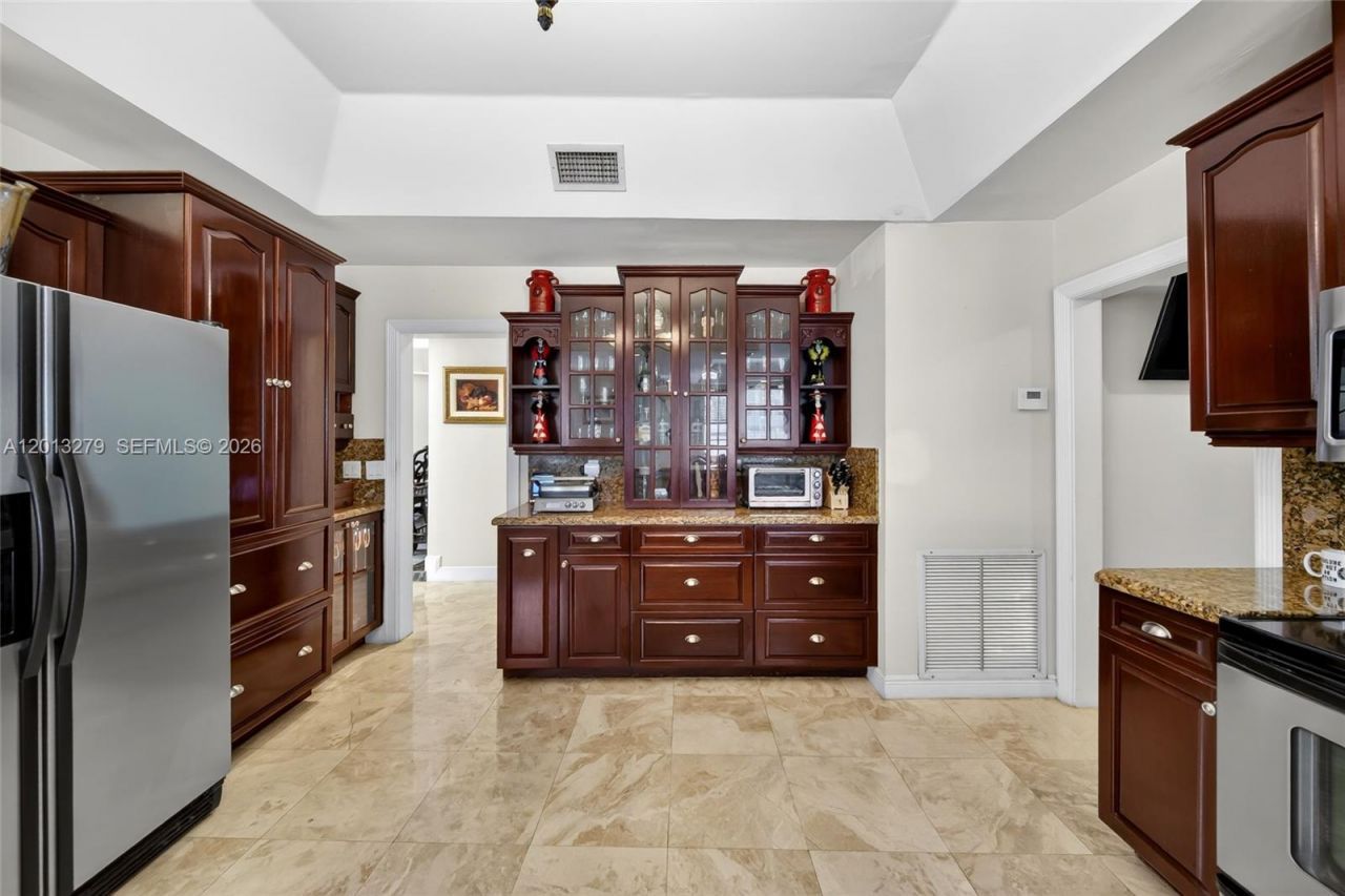 8560 NW 164th St , Miami Lakes, FL 33016 Photo
