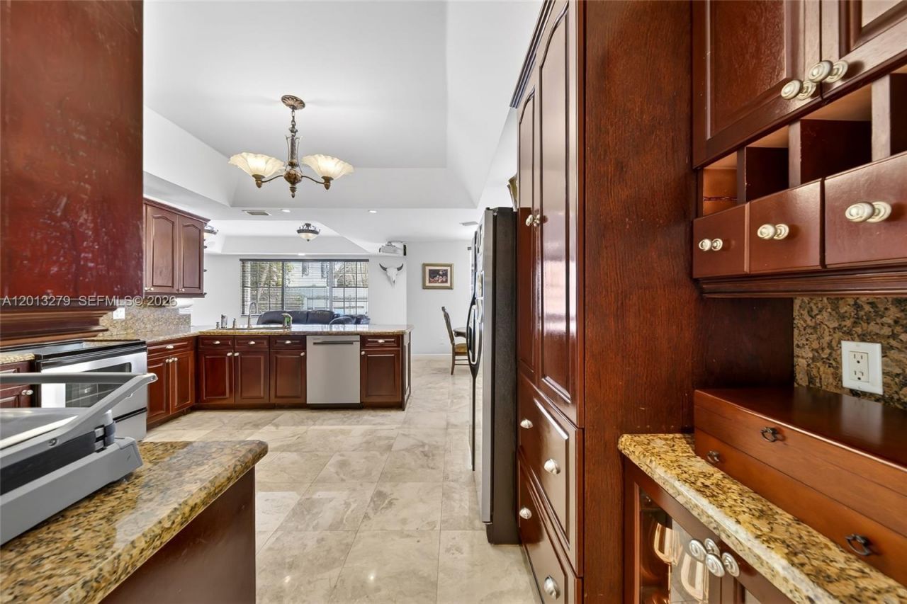 8560 NW 164th St , Miami Lakes, FL 33016 Photo