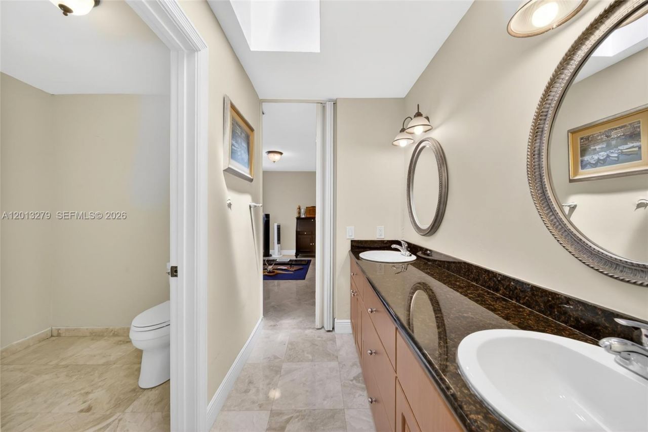 8560 NW 164th St , Miami Lakes, FL 33016 Photo