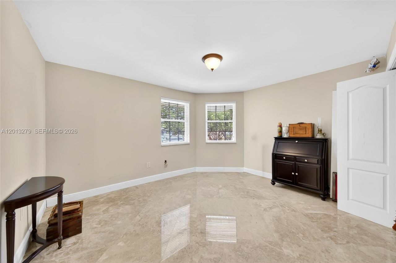 8560 NW 164th St , Miami Lakes, FL 33016 Photo