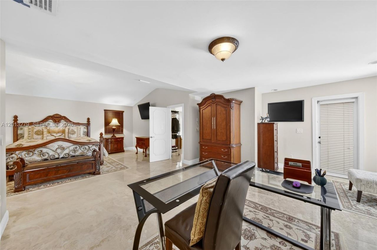 8560 NW 164th St , Miami Lakes, FL 33016 Photo