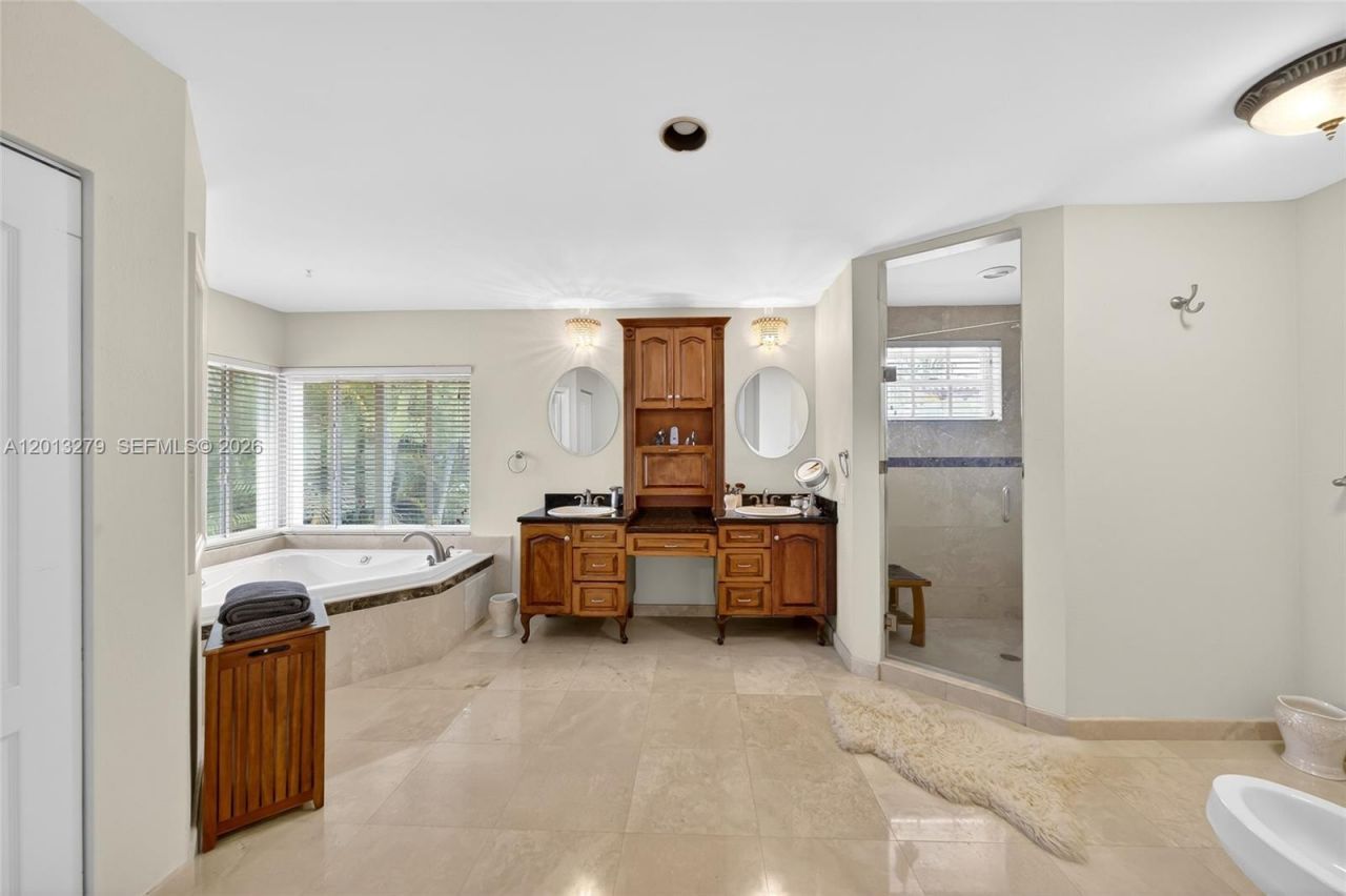 8560 NW 164th St , Miami Lakes, FL 33016 Photo