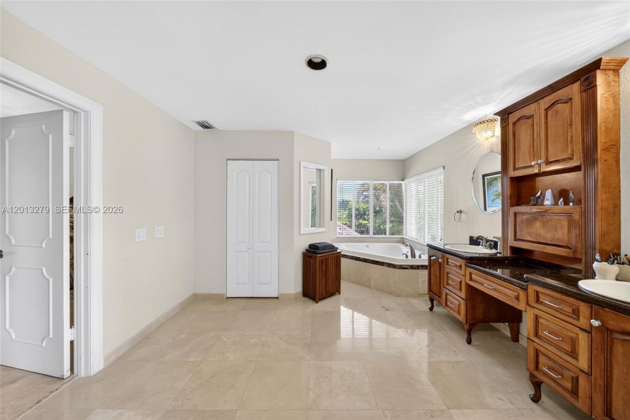 8560 NW 164th St , Miami Lakes, FL 33016 Photo