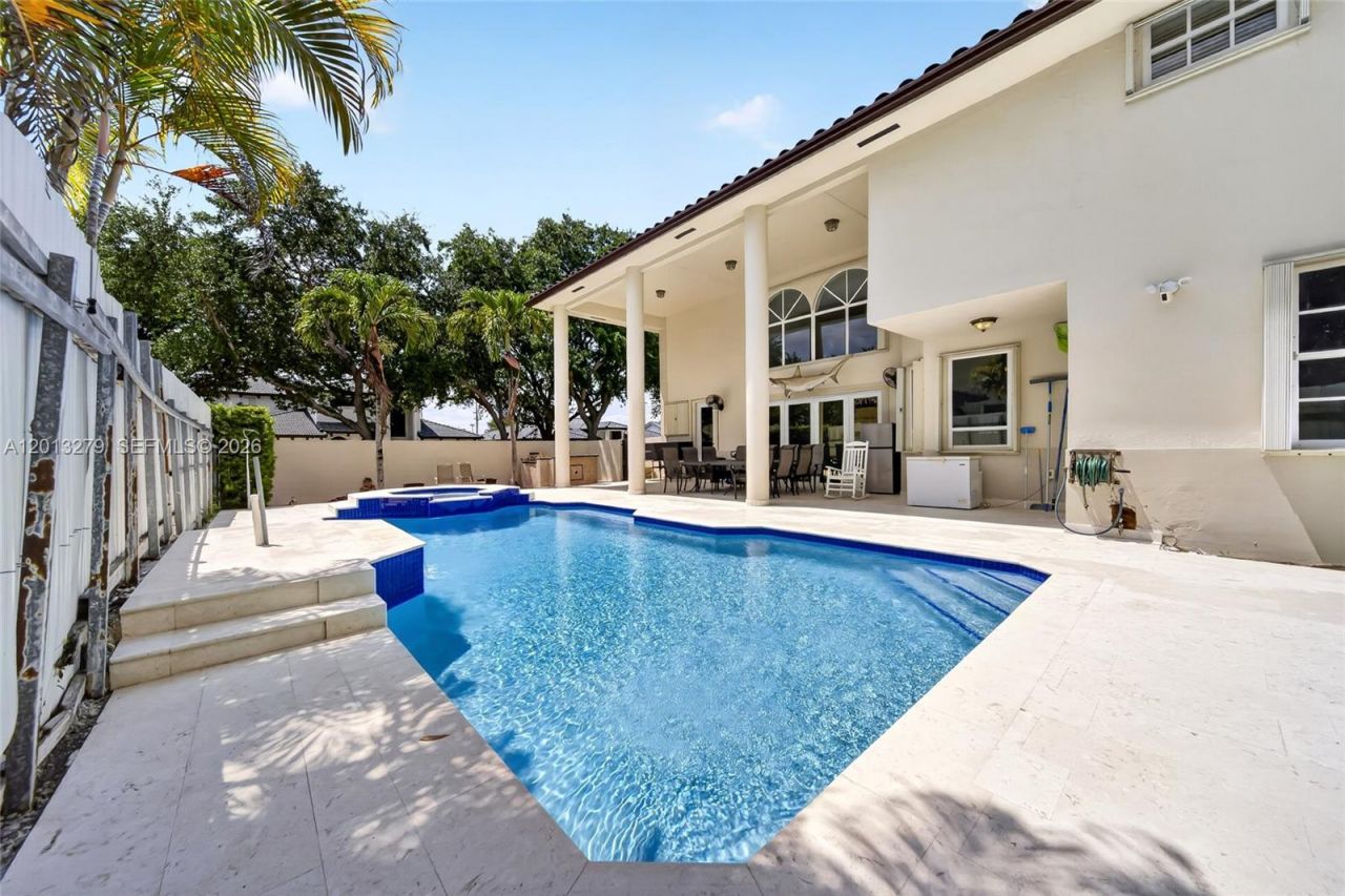 8560 NW 164th St , Miami Lakes, FL 33016 Photo