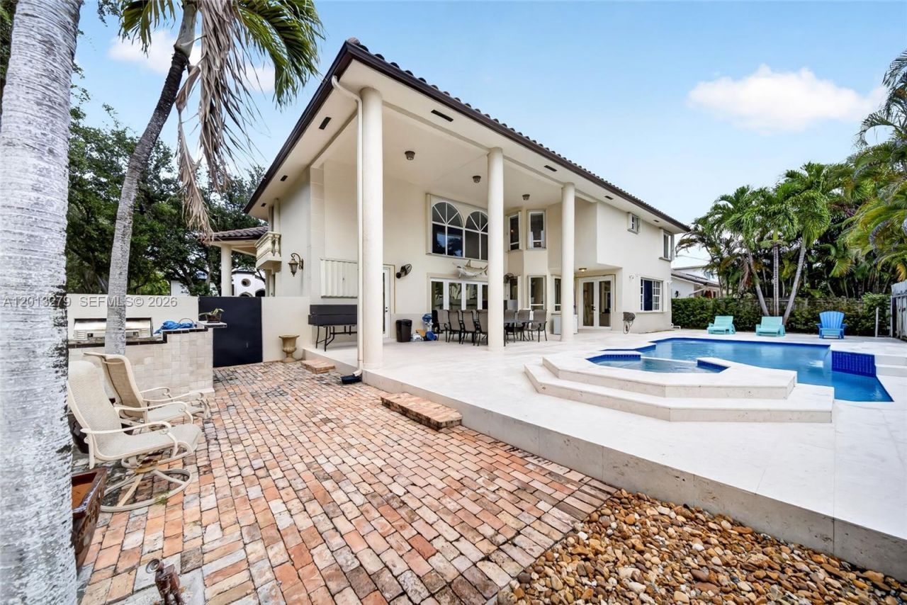 8560 NW 164th St , Miami Lakes, FL 33016 Photo