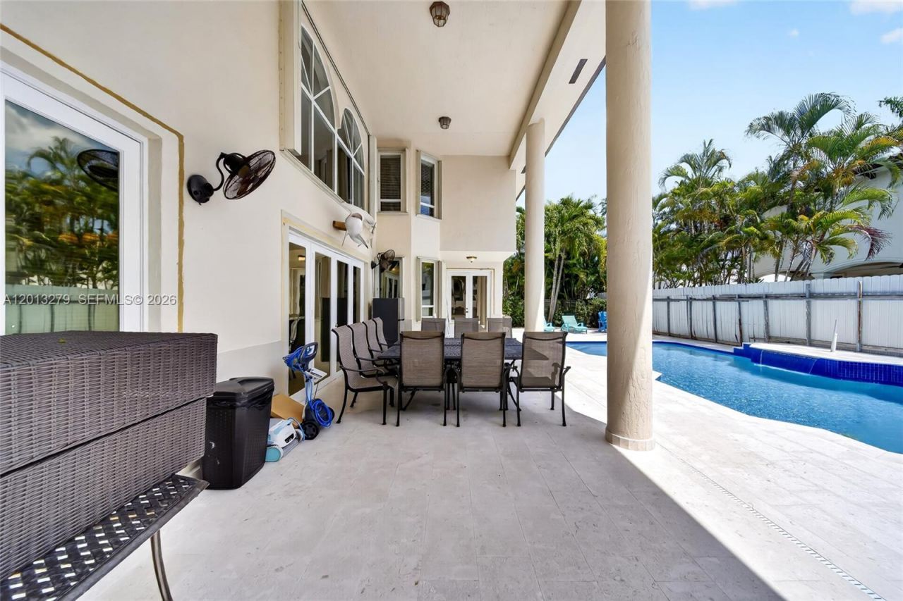 8560 NW 164th St , Miami Lakes, FL 33016 Photo