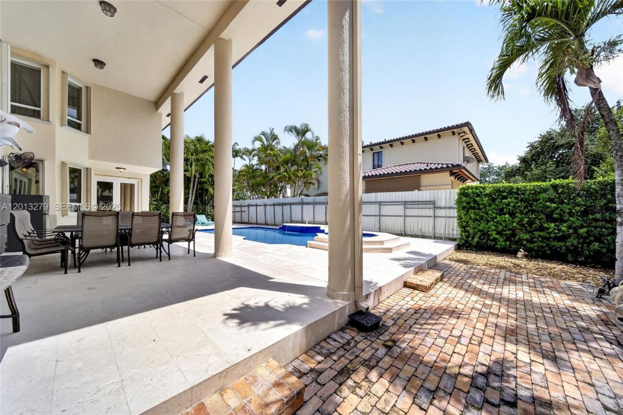 8560 NW 164th St , Miami Lakes, FL 33016 Photo