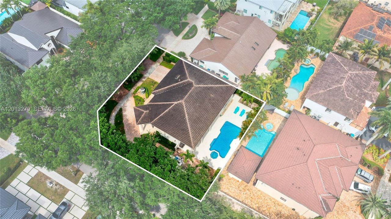8560 NW 164th St , Miami Lakes, FL 33016 Photo