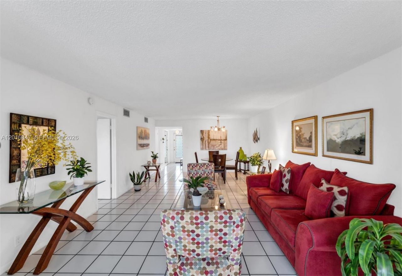 10451 Sunrise Lakes Blvd , Unit 205, Sunrise, FL 33322 Photo