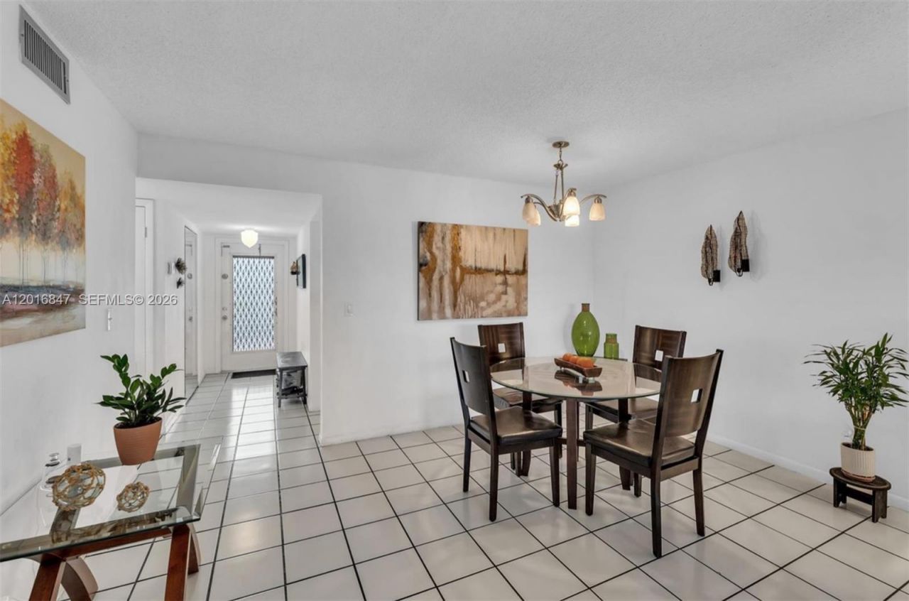 10451 Sunrise Lakes Blvd , Unit 205, Sunrise, FL 33322 Photo