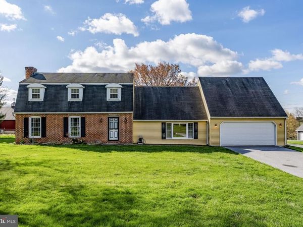 2 ARLIN CIRCLE , LITITZ, PA 17543