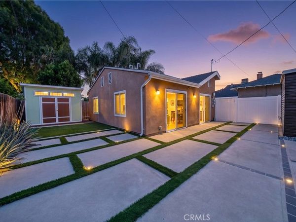 6904 Mclennan Avenue, Lake Balboa, CA 91406