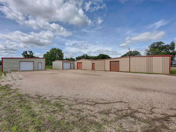 1410 US Highway 90A East, Hallettsville, TX 77964
