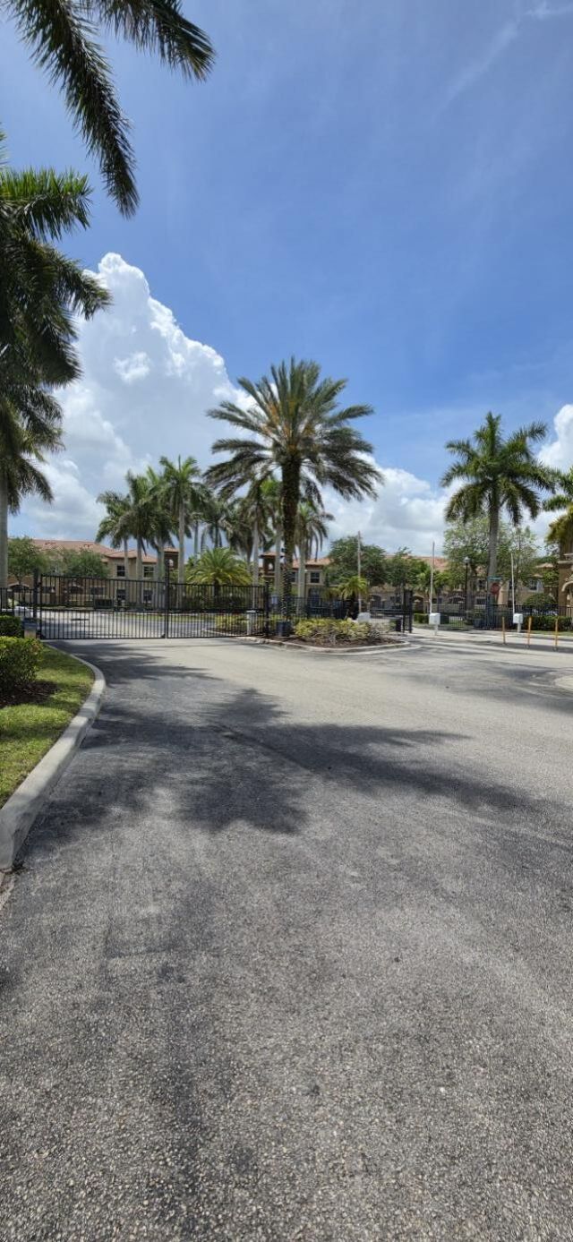 2905 Hidden Hills Road, Unit 2203, West Palm Beach, FL 33411 Photo