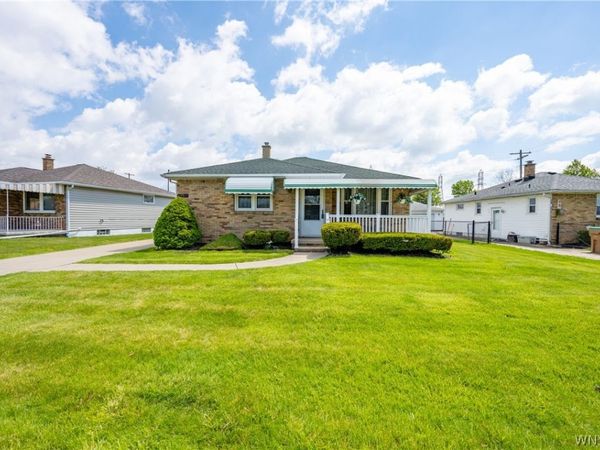 71 Laura Court , Buffalo, NY 14227