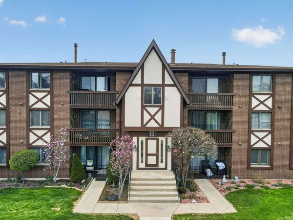 10571 Palos Place , Unit B, Palos Hills, IL 60465