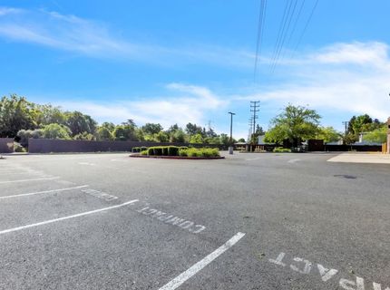 1000 Howe Ave, Sacramento, CA 95825 Photo