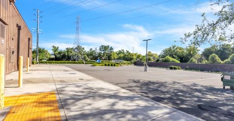 1000 Howe Ave, Sacramento, CA 95825 Photo