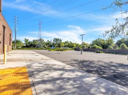 1000 Howe Ave, Sacramento, CA 95825 Photo