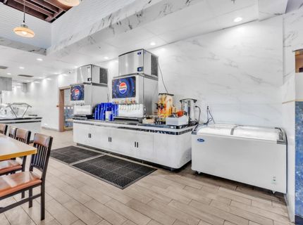 1000 Howe Ave, Sacramento, CA 95825 Photo