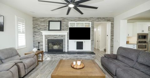 1682 Fairway Oaks Ct, Ripon, CA 95366 Photo