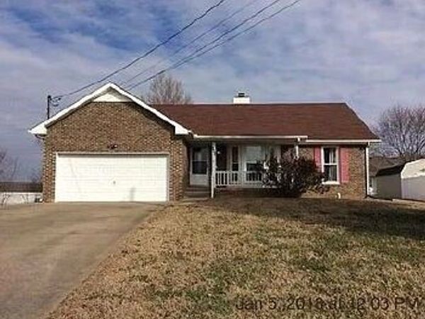 202 Windmeade Cir, Clarksville, TN 37042