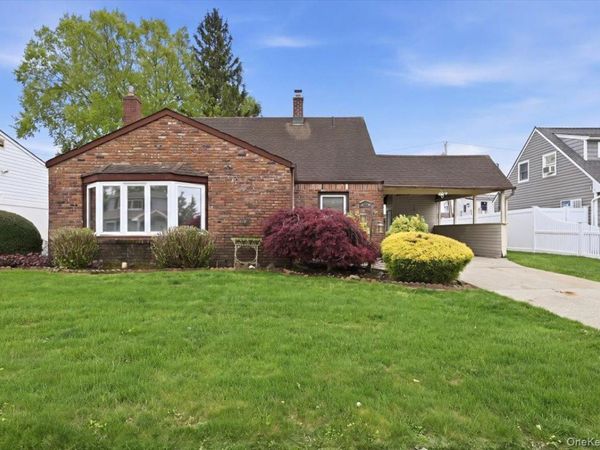44 Cliff Lane, Levittown, NY 11756