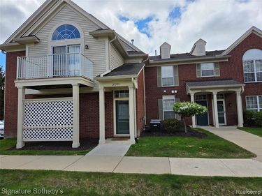 29599 Nottingham Circle, Livonia, MI 48152