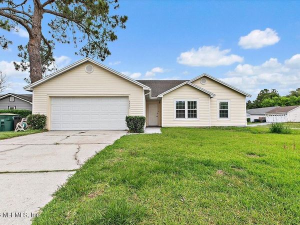 8461 IVEY Road, Jacksonville, FL 32216