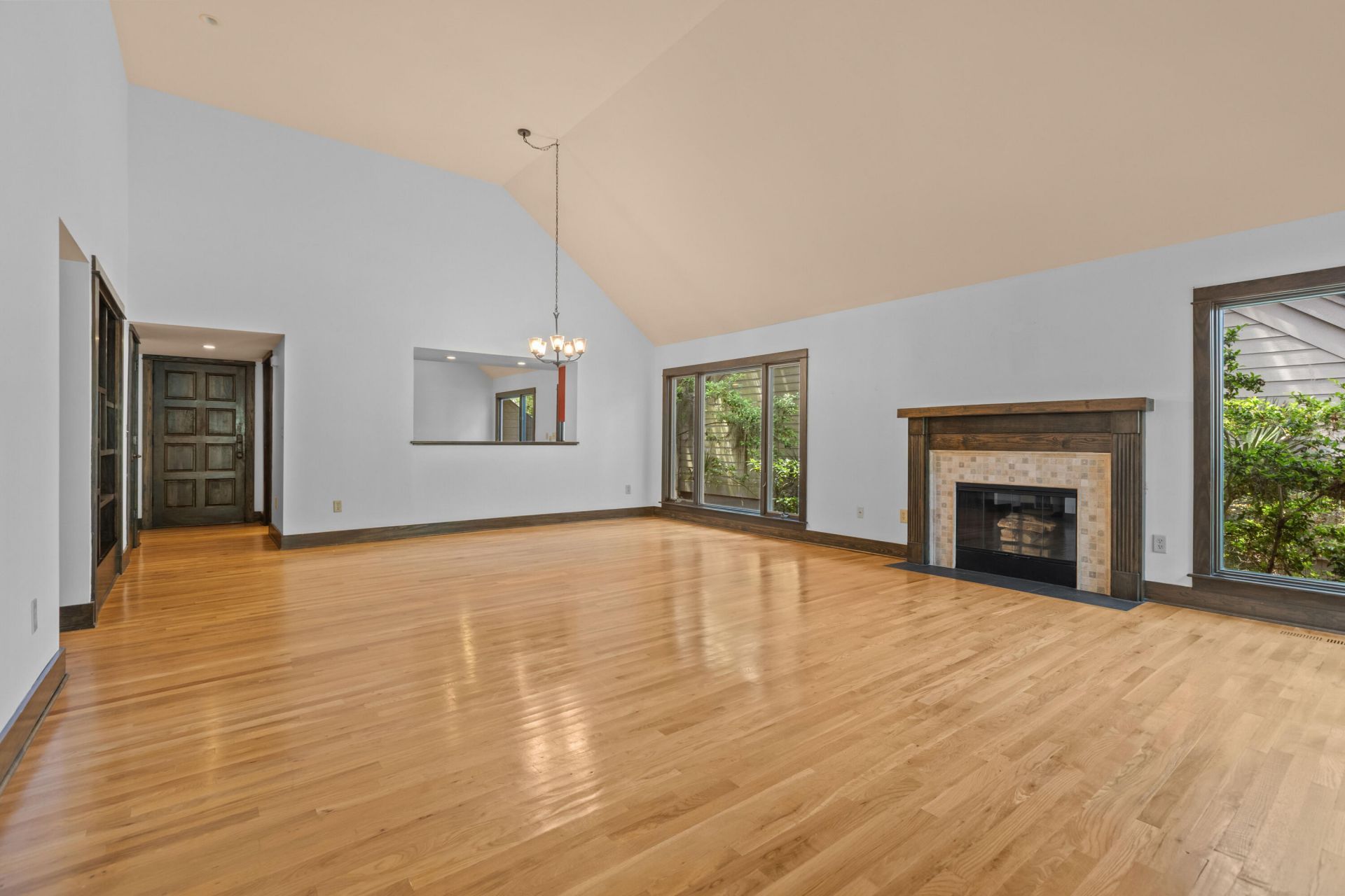 1008 Embassy Row Way Photo 10