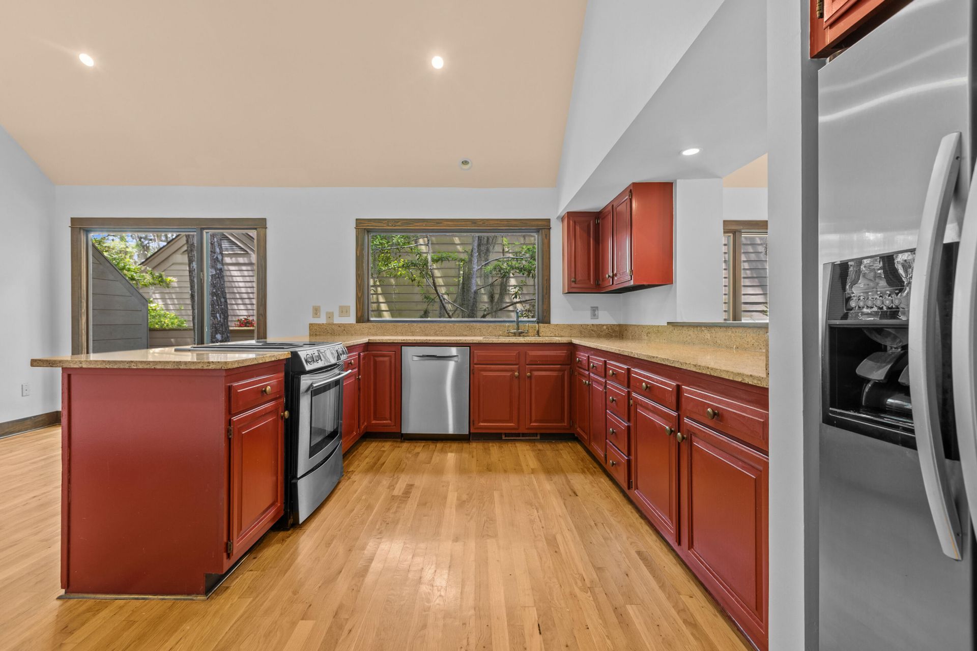 1008 Embassy Row Way Photo 18