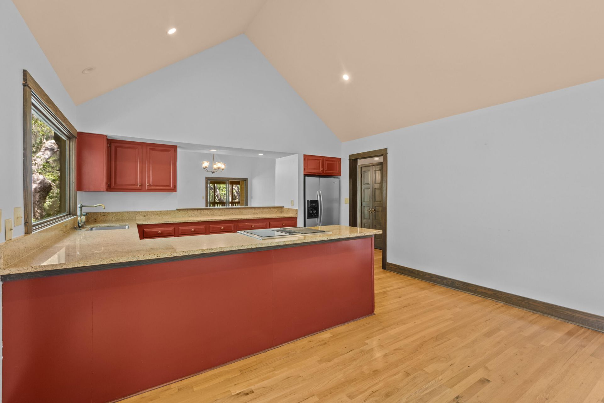 1008 Embassy Row Way Photo 20