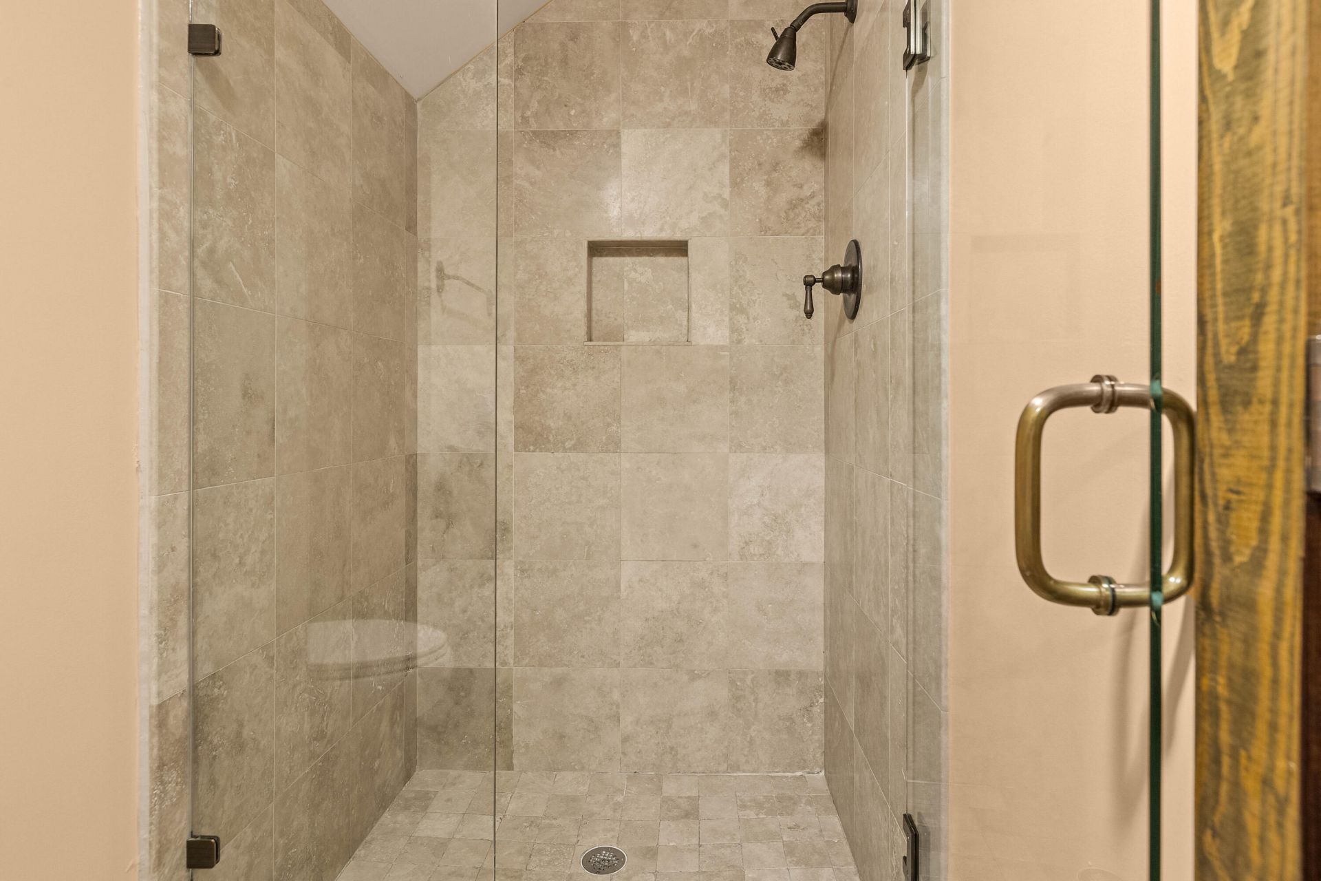 1008 Embassy Row Way Photo 26