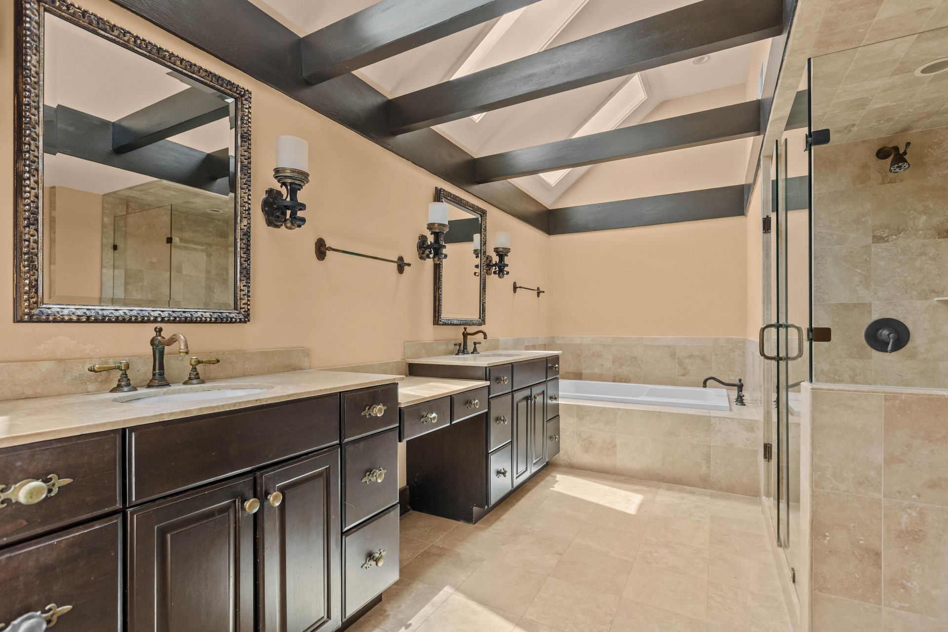 1008 Embassy Row Way Photo 30