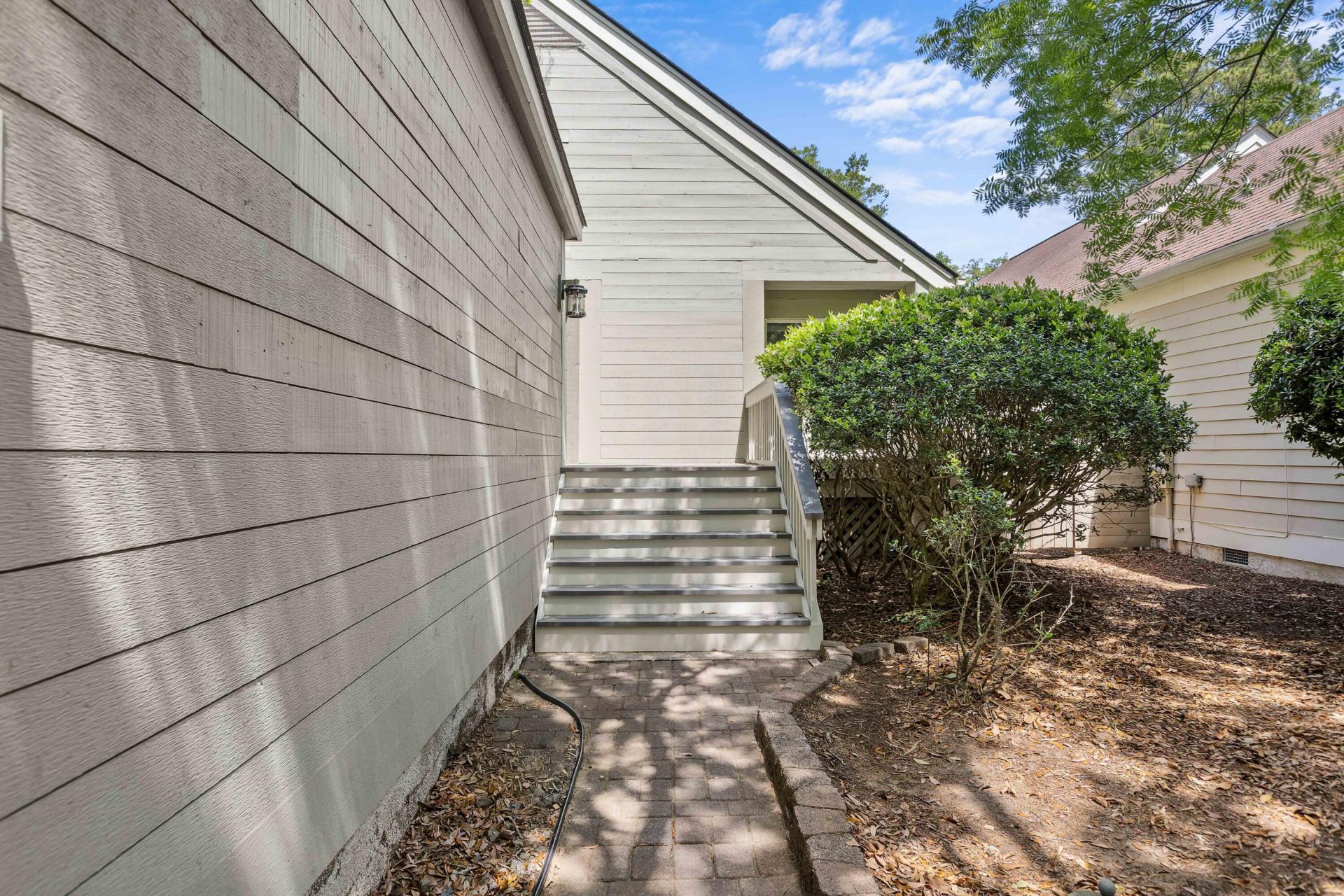 1008 Embassy Row Way Photo 6