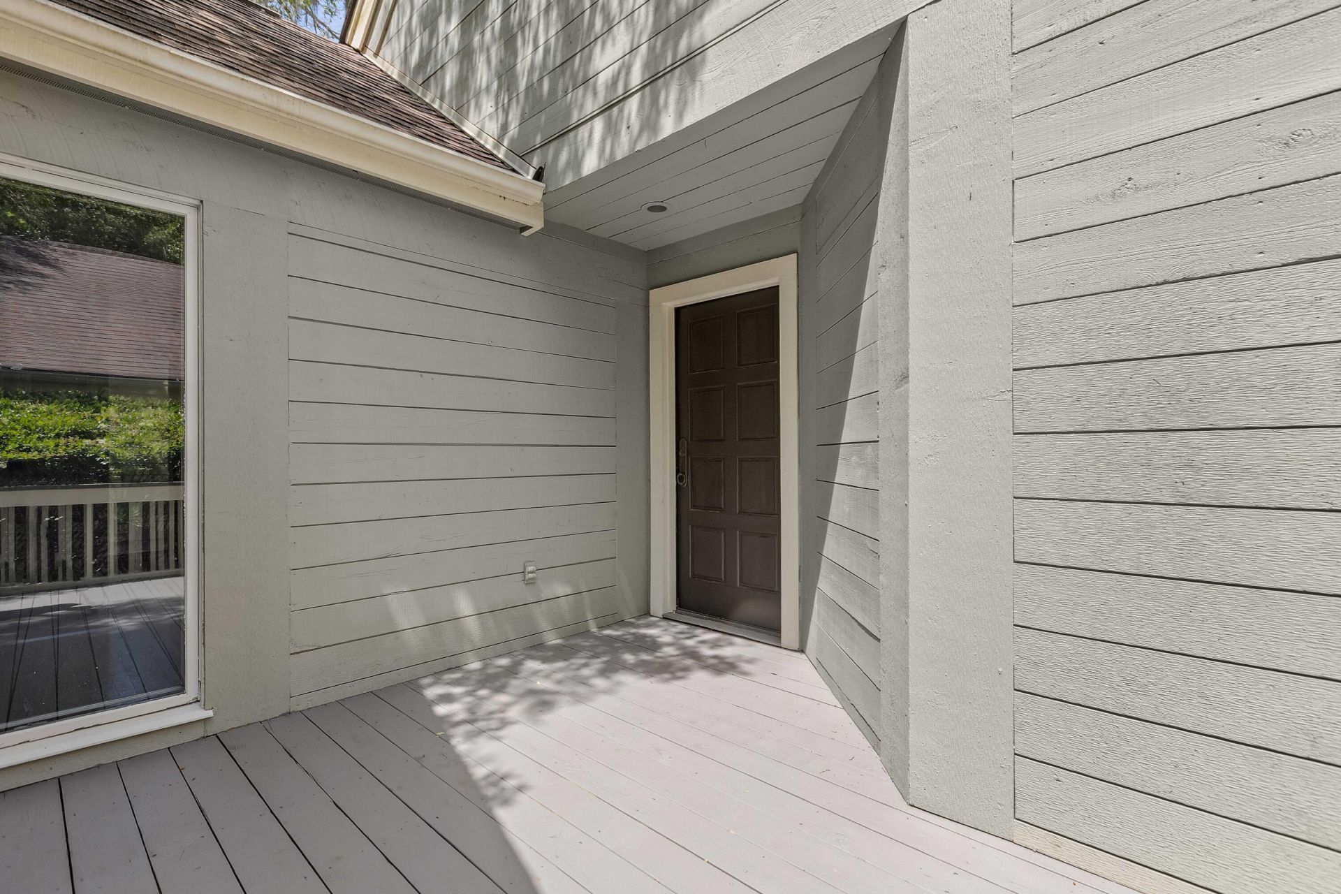 1008 Embassy Row Way Photo 7