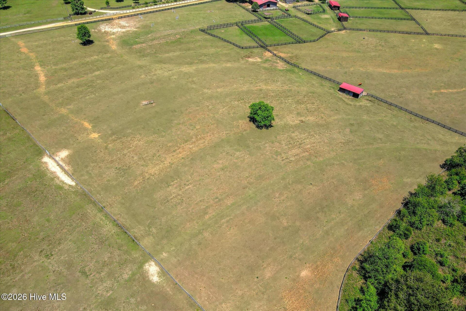 929 Airport Road Photo 15