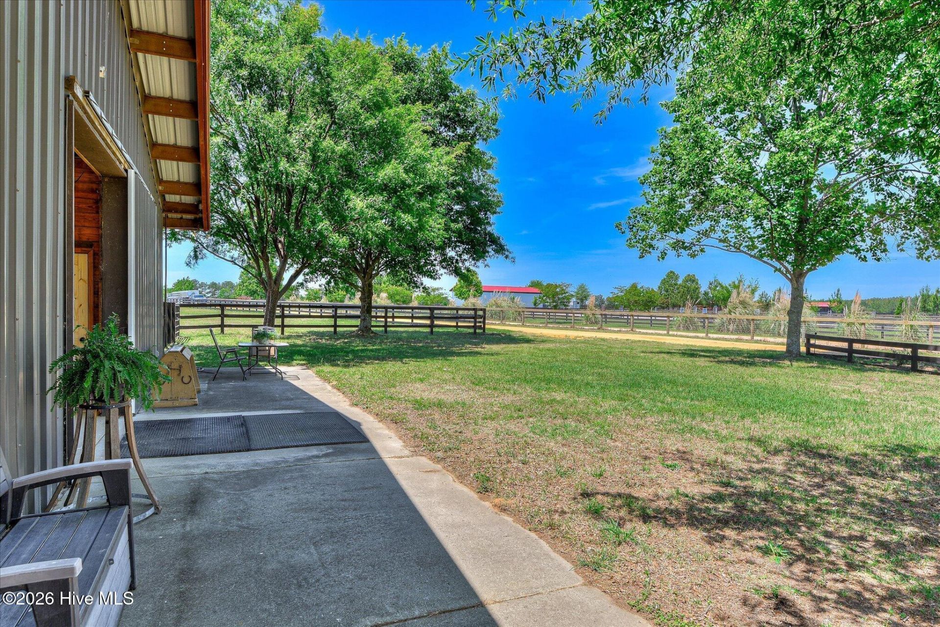 929 Airport Road Photo 35