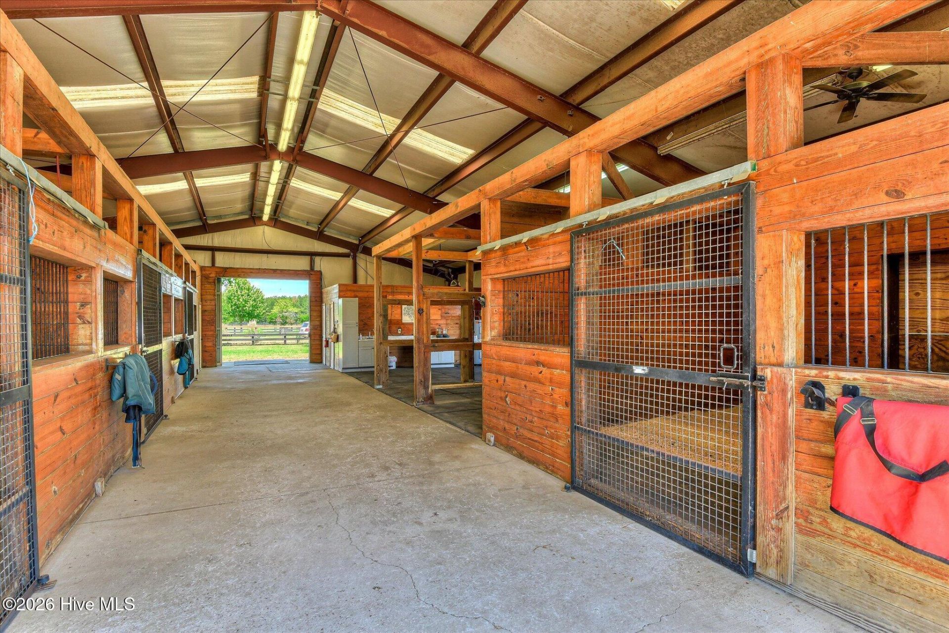929 Airport Road Photo 44