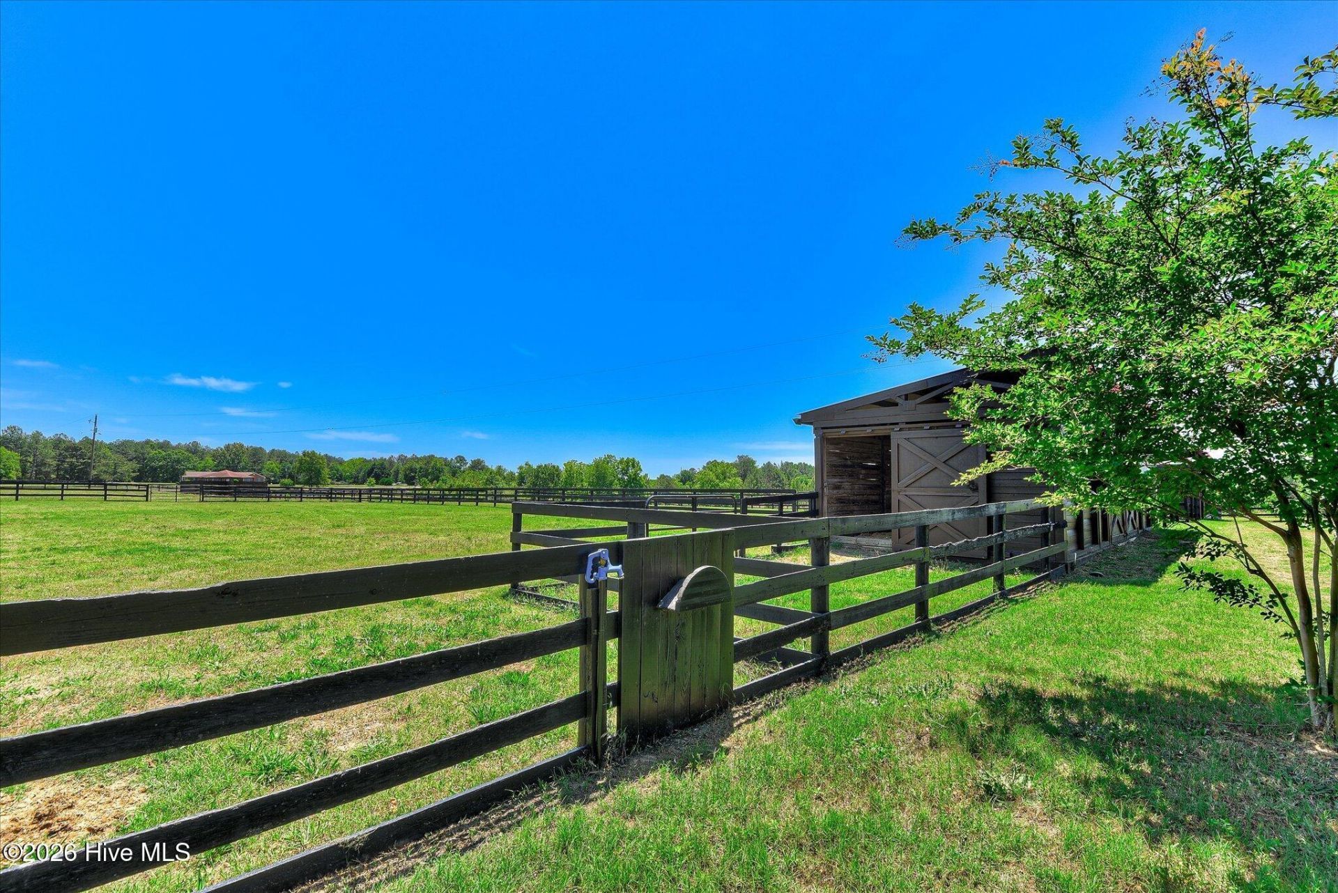 929 Airport Road Photo 65