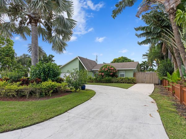 2996 Cardinal Drive, Delray Beach, FL 33444