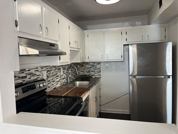 9141 Sunrise Lakes Boulevard, Unit 115, Sunrise, FL 33322