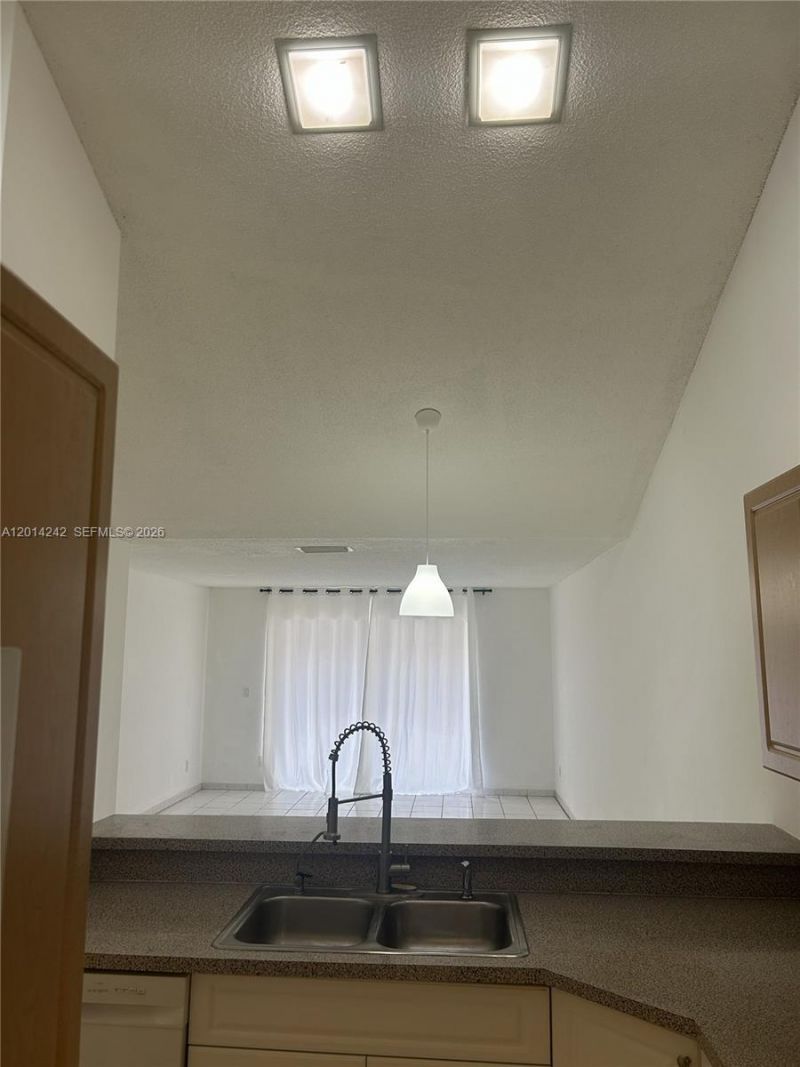 6804 SW 37th St , Unit 11-E, Miramar, FL 33023 Photo