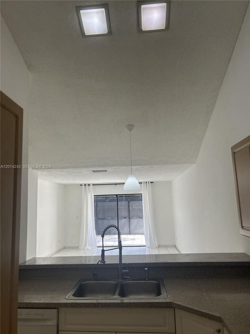 6804 SW 37th St , Unit 11-E, Miramar, FL 33023 Photo